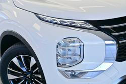 2025 Mitsubishi Outlander LS