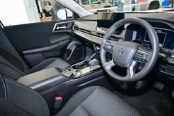 2025 Mitsubishi Outlander LS