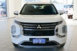 2025 Mitsubishi Outlander LS