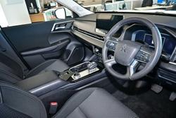 2025 Mitsubishi Outlander LS