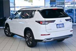 2025 Mitsubishi Outlander LS