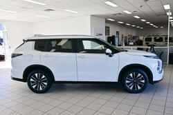 2025 Mitsubishi Outlander LS