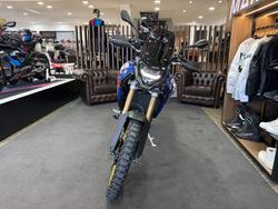 2026 BMW Motorrad F 900 GS ENDURO Racing blue metallic matt / Light white. (14-10)