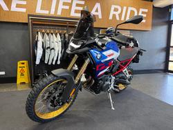 2026 BMW Motorrad F 900 GS ENDURO Racing blue metallic matt / Light white. (14-10)