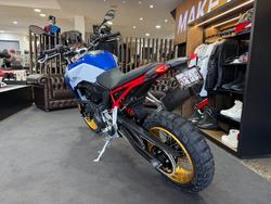 2026 BMW Motorrad F 900 GS ENDURO Racing blue metallic matt / Light white. (14-10)