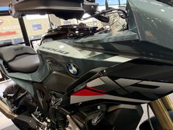 2026 BMW Motorrad S 1000 XR SPORT N4V Sage Green Metallic