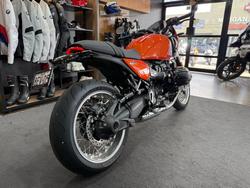 2026 BMW Motorrad 2026 BMW 1170CC R 12 S Road Lava orange metallic. (07-07)