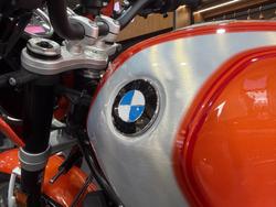 2026 BMW Motorrad 2026 BMW 1170CC R 12 S Road Lava orange metallic. (07-07)