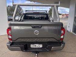2022 Nissan Navara ST