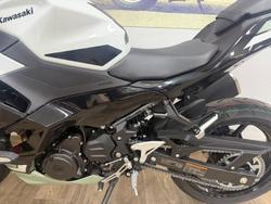 2026 Kawasaki NINJA 500 SE (LAMS) WHITE