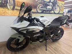 2026 Kawasaki NINJA 500 SE (LAMS) WHITE