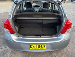 2010 Toyota Yaris YR