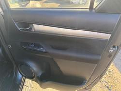 2021 TOYOTA HILUX SR5 (4x4)