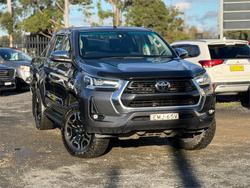 2021 TOYOTA HILUX SR5 (4x4)