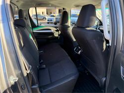 2021 TOYOTA HILUX SR5 (4x4)