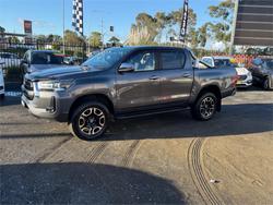 2021 TOYOTA HILUX SR5 (4x4)