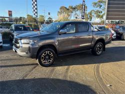 2021 TOYOTA HILUX SR5 (4x4)