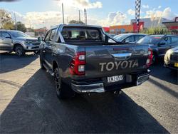 2021 TOYOTA HILUX SR5 (4x4)