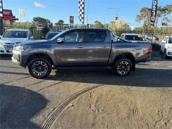2021 TOYOTA HILUX SR5 (4x4)