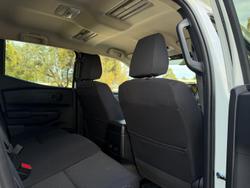 2026 Nissan Navara ST