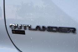 2023 Mitsubishi Outlander ES