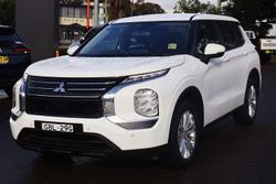 2023 Mitsubishi Outlander ES