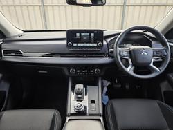 2023 Mitsubishi Outlander LS