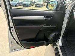2023 Toyota Hilux SR5