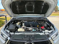 2023 Toyota Hilux SR5