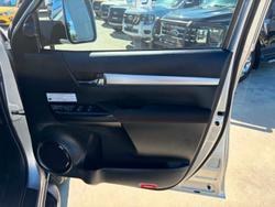 2021 Toyota Hilux SR5