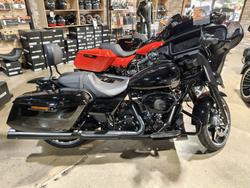Harley-Davidson Street Glide 117 (flhx)