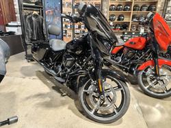 2026 HARLEY-DAVIDSON STREET GLIDE 117 (FLHX) ROAD VIVID BLACK