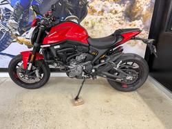 2022 DUCATI MONSTER + RED