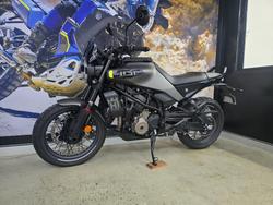 2025 HUSQVARNA SVARTPILEN 401 Grey