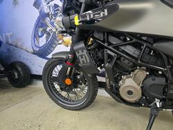 2025 HUSQVARNA SVARTPILEN 401 Grey