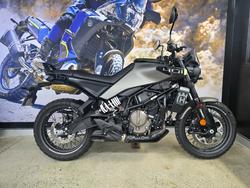 2025 HUSQVARNA SVARTPILEN 401 Grey