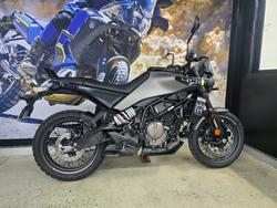 2025 HUSQVARNA SVARTPILEN 401 Grey