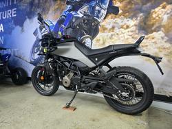 2025 HUSQVARNA SVARTPILEN 401 Grey