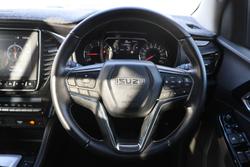 2023 Isuzu MU-X LS-T