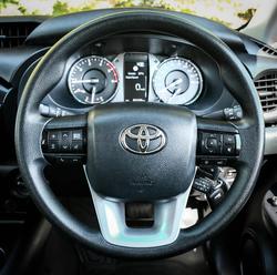 2022 Toyota Hilux SR