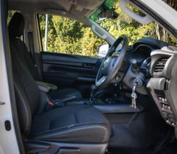 2022 Toyota Hilux SR