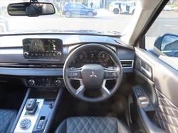 2024 Mitsubishi Outlander Exceed