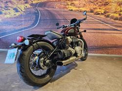 2017 Triumph Bonneville Bobber Bobber Red