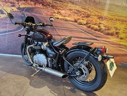2017 Triumph Bonneville Bobber Bobber Red