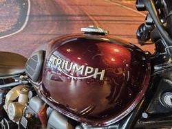 2017 Triumph Bonneville Bobber Bobber Red