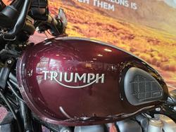 2017 Triumph Bonneville Bobber Bobber Red