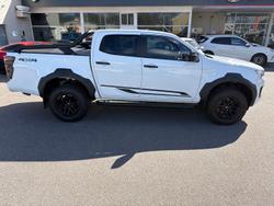 2025 Isuzu D-MAX BLADE