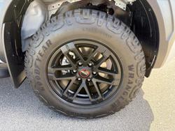 2025 Isuzu D-MAX BLADE