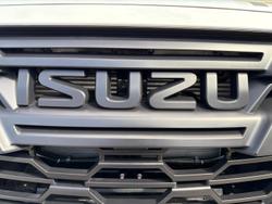 2025 Isuzu D-MAX BLADE