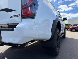 2025 Isuzu D-MAX BLADE